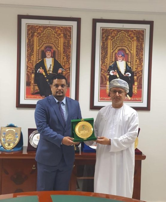 Dhofar University Welcomes Al-Mahra University Delegation