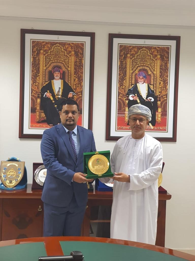 Dhofar University Welcomes Al-Mahra University Delegation