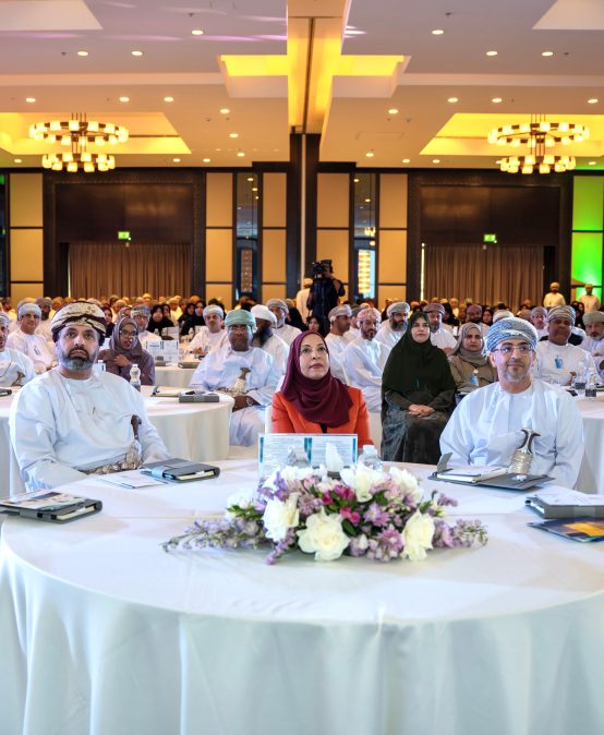 Dhofar University Participates in Symposium on Educational Specializations