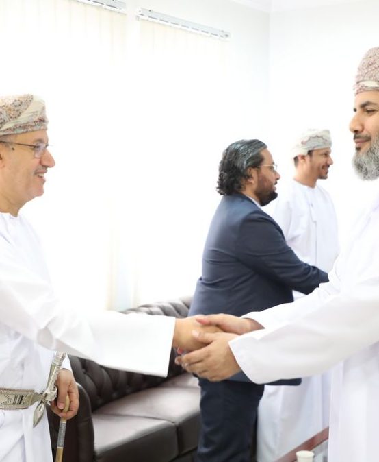 Dhofar University Vice Chancellor Exchanges Eid Al-Fitr greetings with Staff