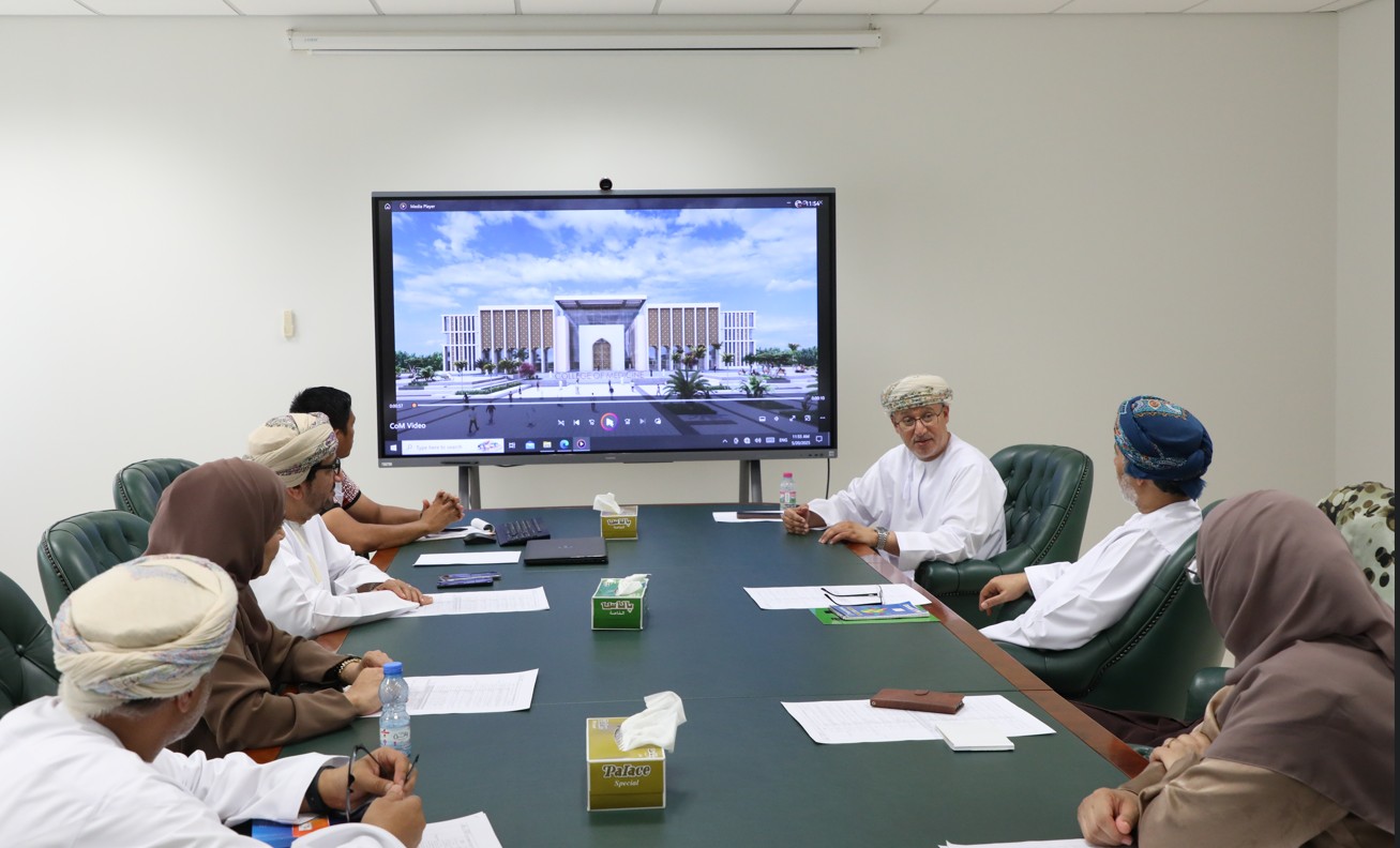 اللجنة المشتركة لكلية الطب بجامعة ظفار تتفقد مرافق الكلية Joint Committee of the College of Medicine at Dhofar University Conducts Facility