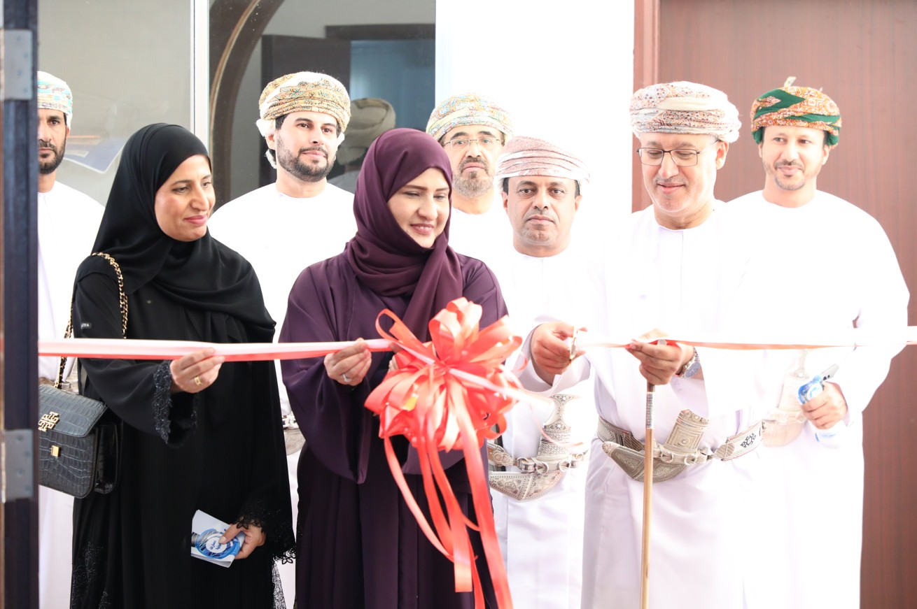 Dhofar University Vice Chancellor Inaugurates Modern Geographical Technologies Lab Dhofar University Vice Chancellor Inaugurates Modern Geographical Technologies Lab