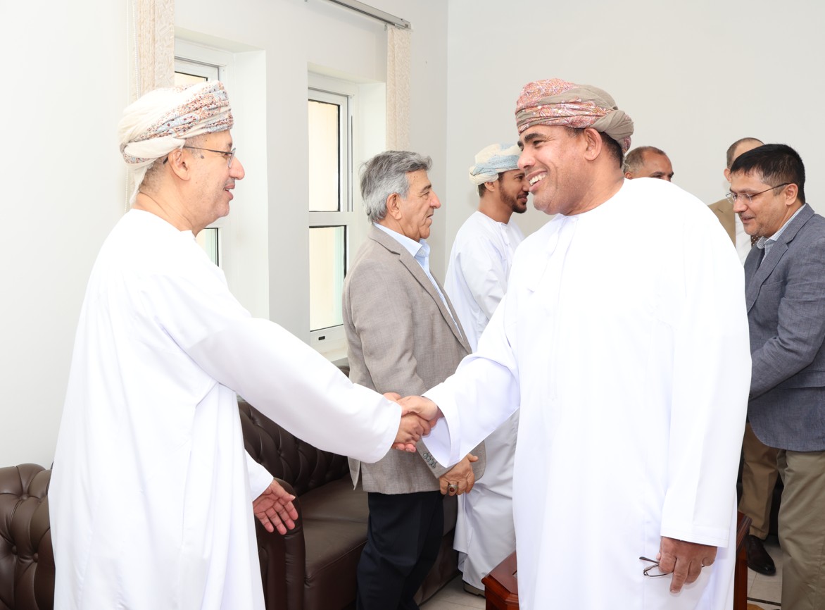 Dhofar University Vice Chancellor Exchanges Eid Al-Fitr greetings with Staff