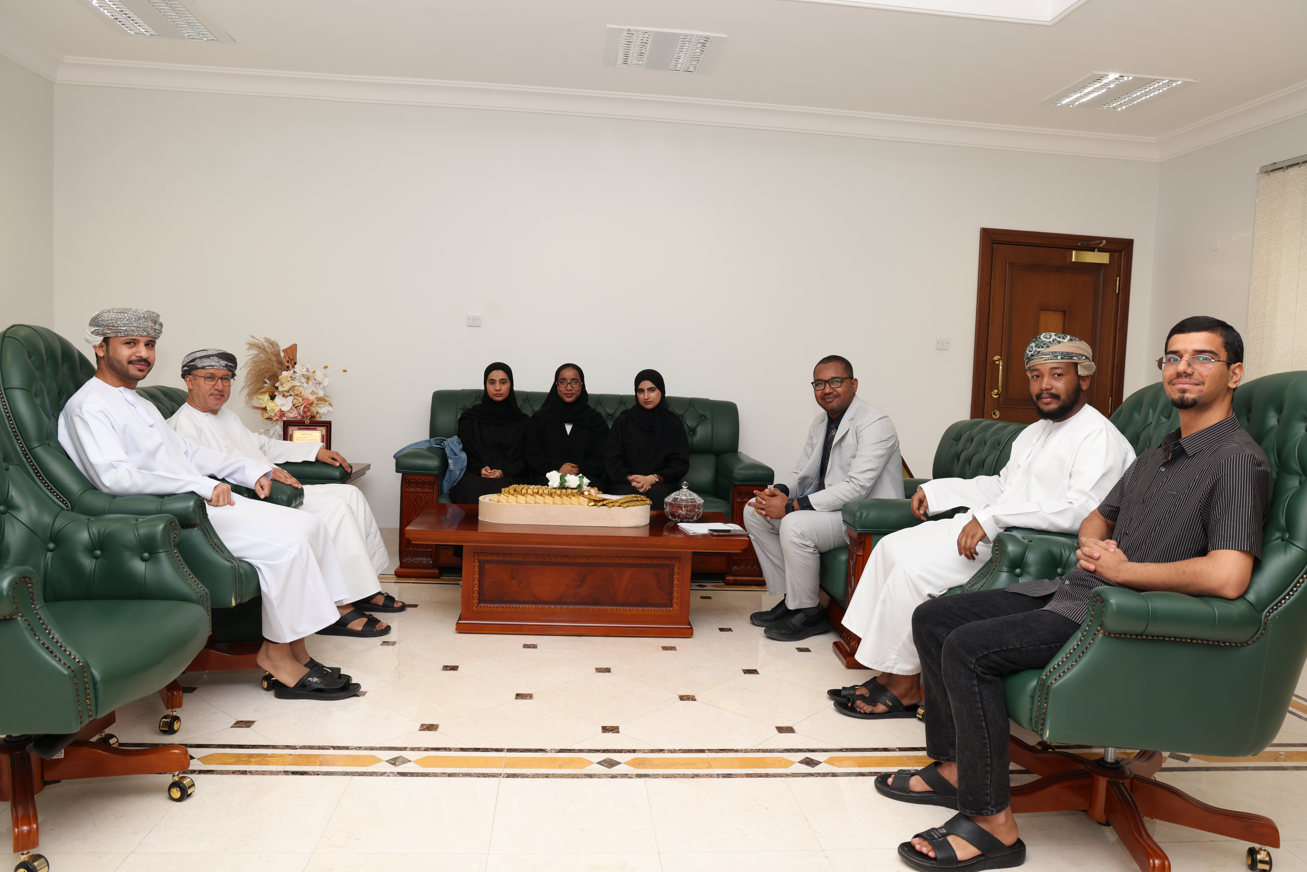 Dhofar University Students Embark on International Training in India and Thailand