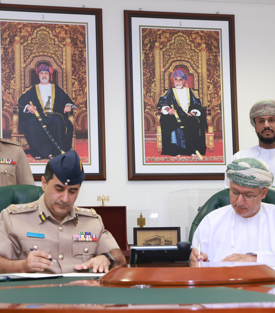Dhofar University and Air Force Specialized Training Center Forge Strategic Partnership in Training and Scientific Research