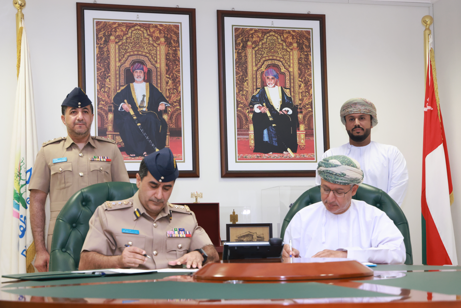 Dhofar University and Air Force Specialized Training Center Forge Strategic Partnership in Training and Scientific Research