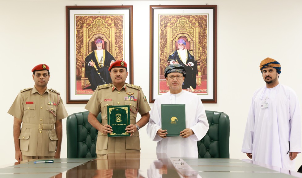 جامعة ظفار والجيش السلطاني العُماني يوقّعان برنامج تعاون لتعزيز التعليم والبحث العلمي Dhofar University and the Royal Army of Oman Sign a Cooperation Program to Promote Education and Research